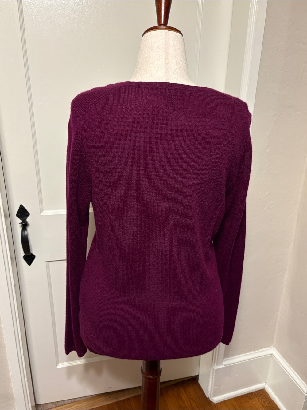 Charter Club 100% Cashmere V-Neck Sweater - Plum / Wine / Burgundy - Picture 3 of 6